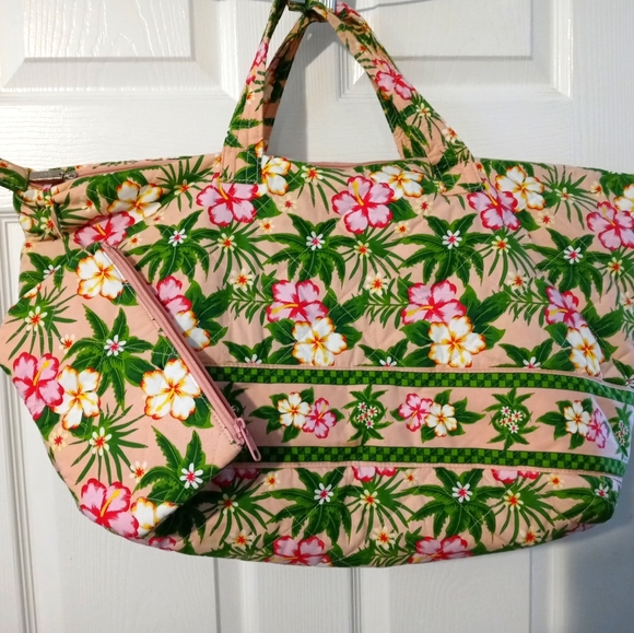 Americana sharif Handbags - 🆕💐AMERICANA QUILT BAG&PURSE👛🍍🏡